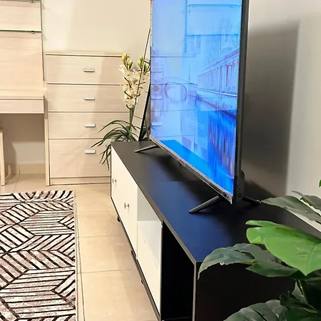 استديو رقم 8 بدخول ذاتي واثاث انيق Apartment Riyadh Exterior photo